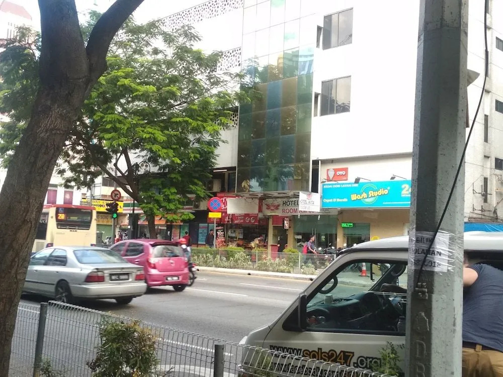 OYO 89903 MS City Hotel