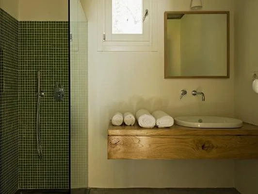 Kamaroti Suites Hotel