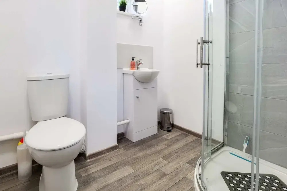 4BR Contractor Accommodation w 4 Bathroom