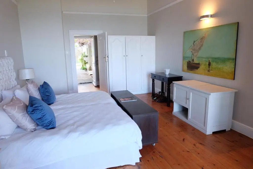 11 WESTCLIFF RENTALS