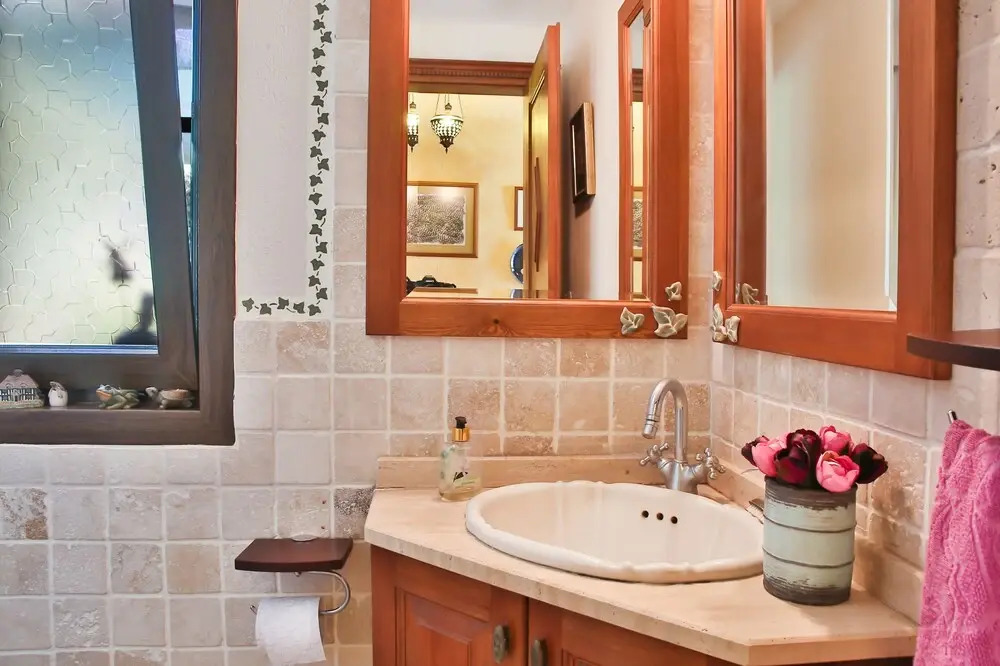 Important Group Villa Costa