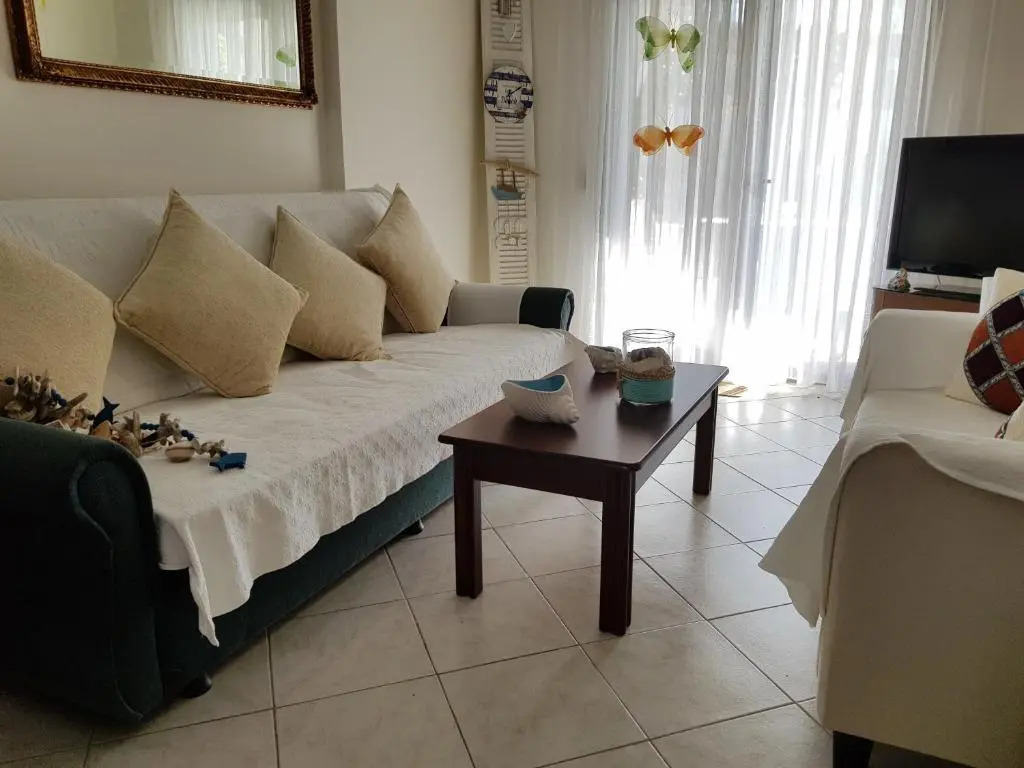 Apartment next to palm trees-200 meters from the Sea