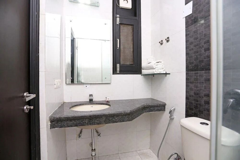 OYO 19153 Flagship DLF Phase 3