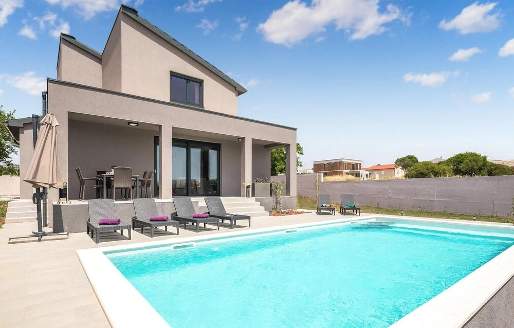 Beautiful Home In Pula