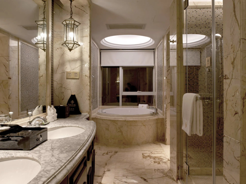 Yinxin Century Hotel