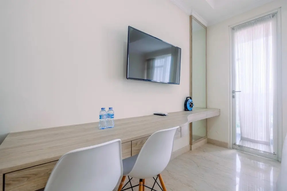 Warm and Cozy Studio Room at Menteng Park Apartment