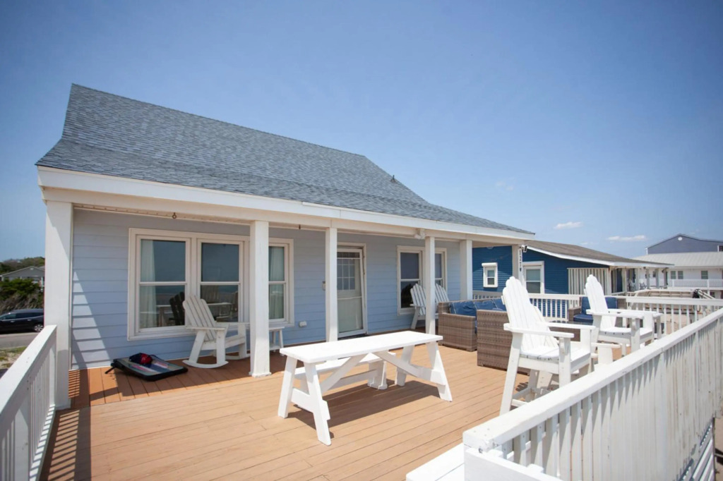 Summer Sands by Oak Island Accommodations