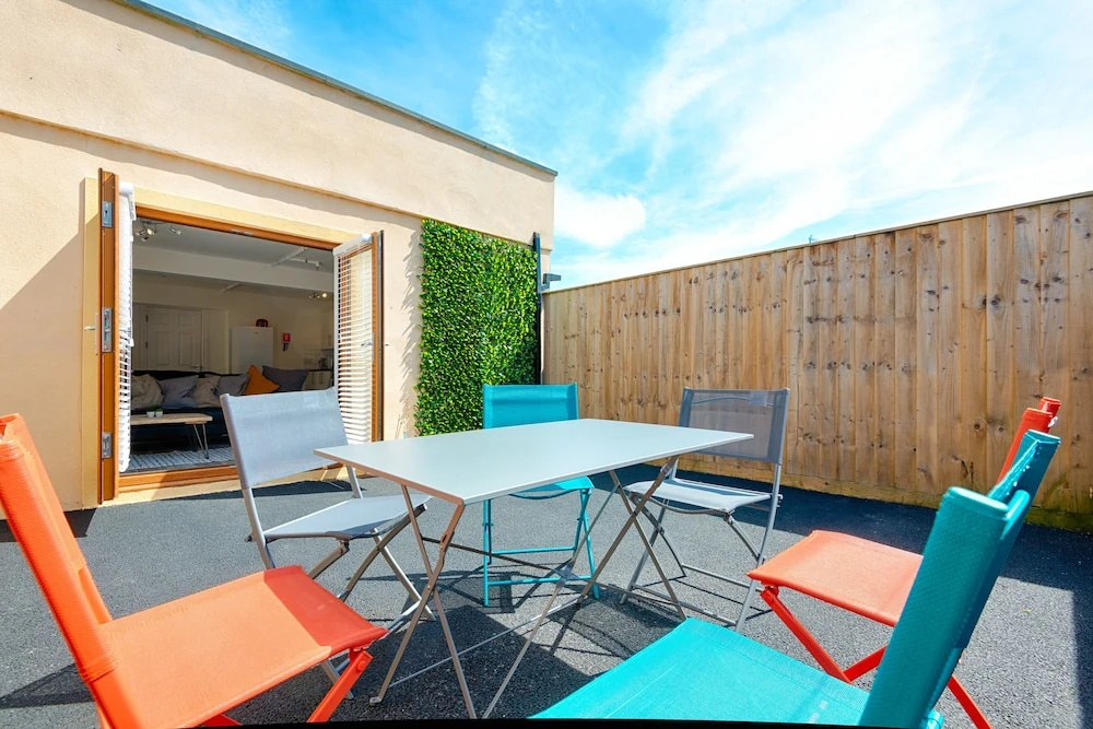 The Nook Close To Swansea Marina