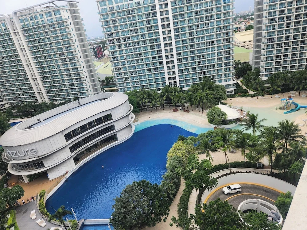 Azure Urban Resort Staycation By Yana