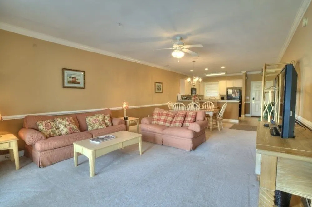 Magnolia Pointe 203 4821 2 Br condo by RedAwning