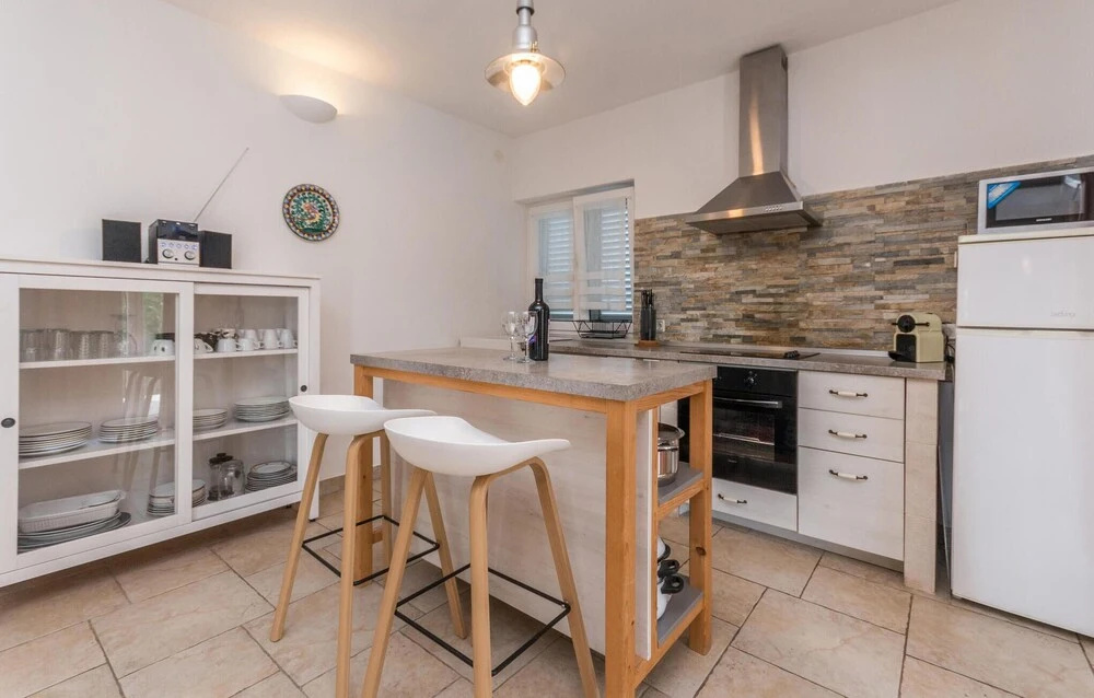 Amazing Home in Dobropoljana With 6 Bedrooms and Outdoor Swimming Pool