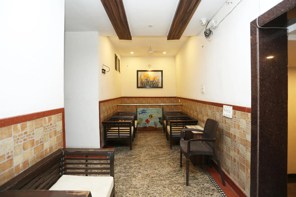 OYO 12682 Hotel Relax