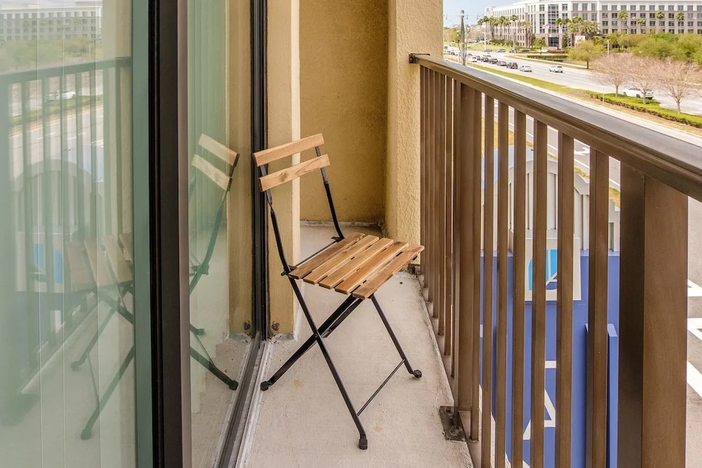 Northwest Tampa 1 BR and 2 BR Apt by Frontdesk