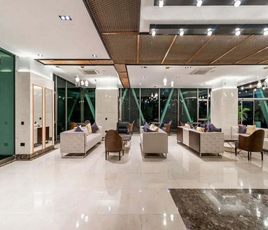 Отель Maa Hotel and Suites