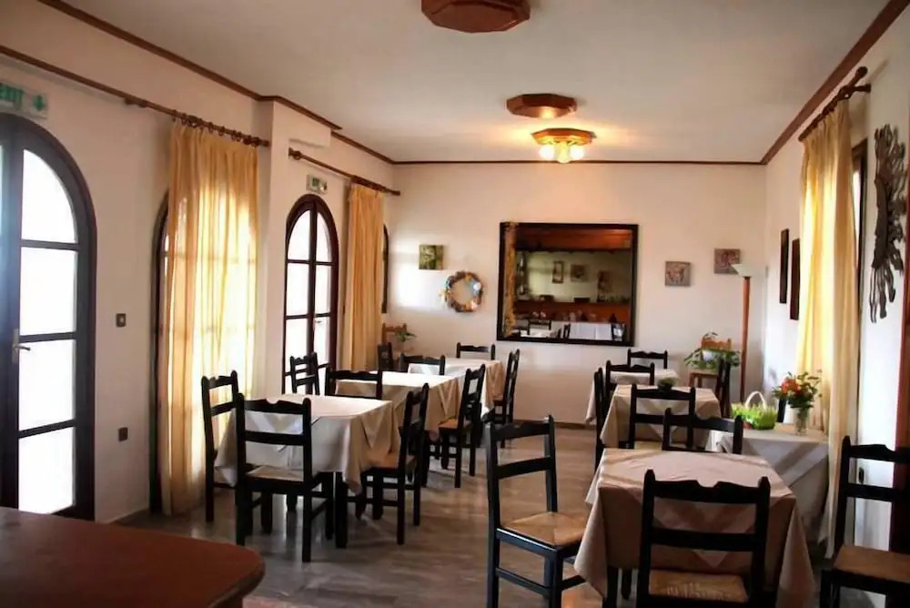 Fikas Hotel
