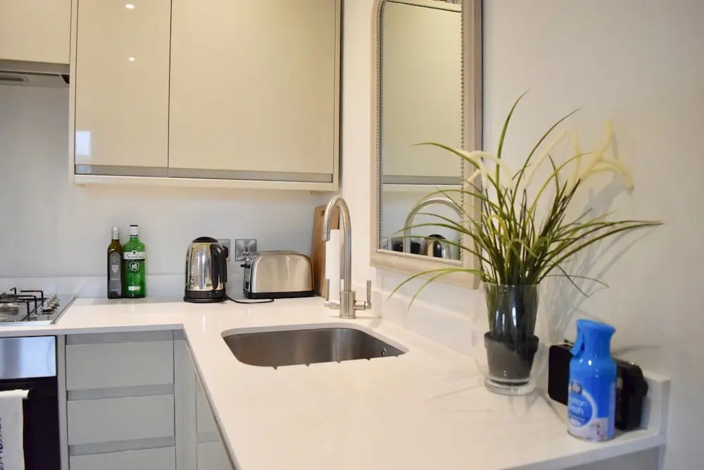 Modern 1 Bedroom Kensington Flat With Roof Terrace