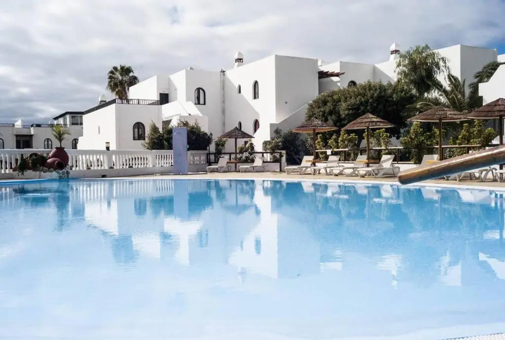 Lovely 3-Bedroom Penthouse With Seaview