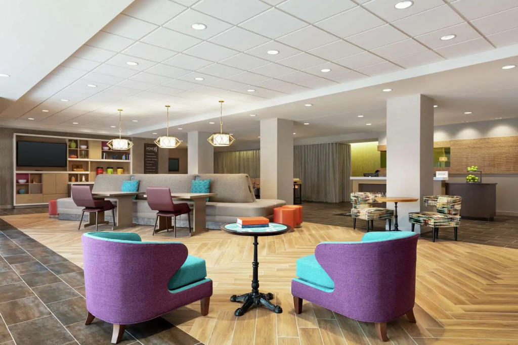 Home2 Suites By Hilton Milwaukee West