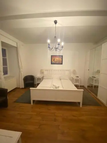 Rooms and apartments Nokturno