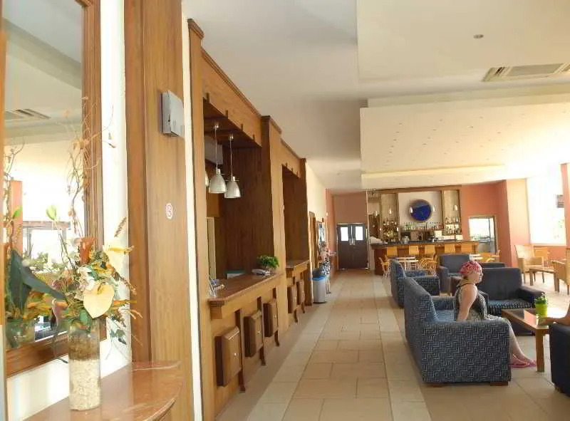 Iris Beach Hotel