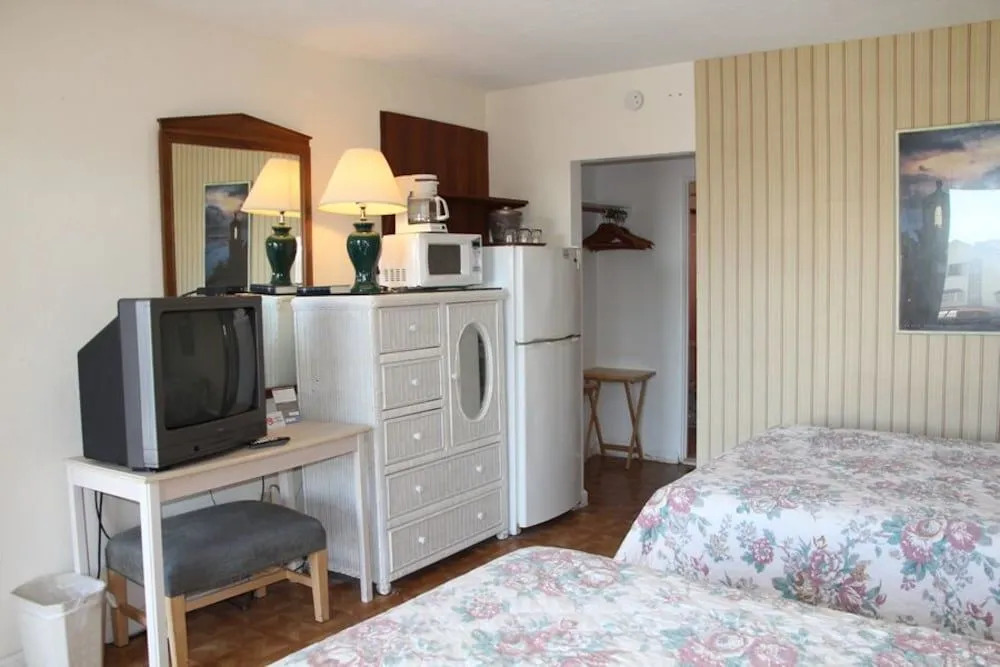 Beach Colony Motel