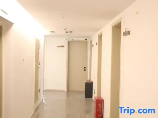 Linxiang Hotel (Ba'nan Yuhu Road Subway Station)