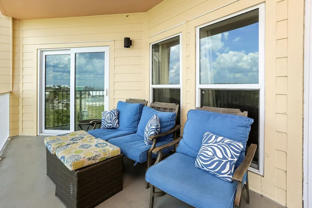 Paradise Shores 303