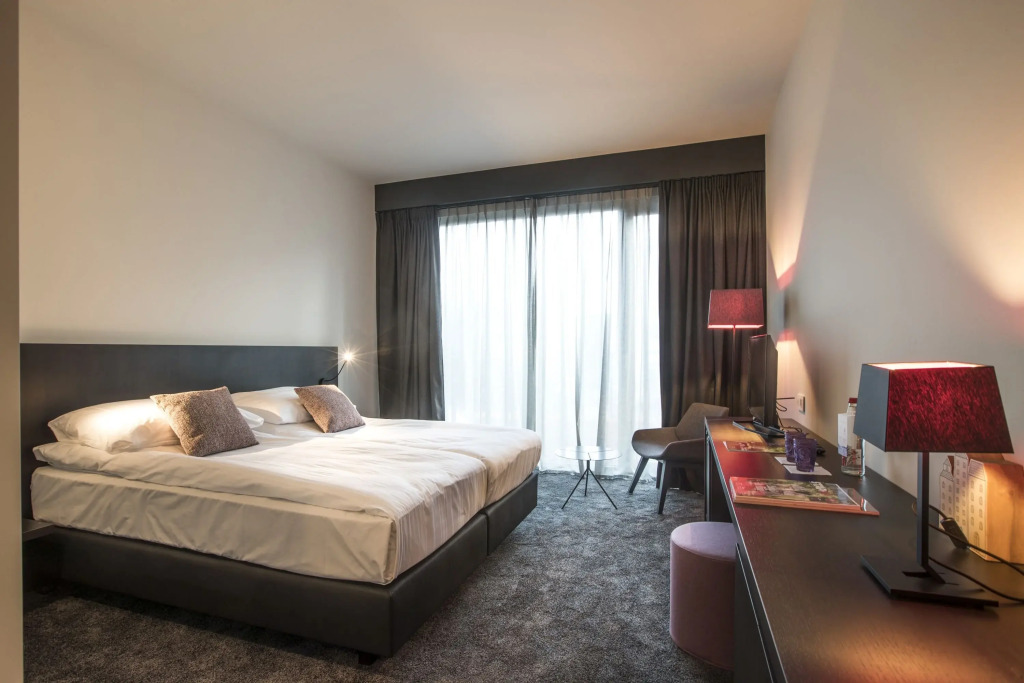 Serwir Hotel