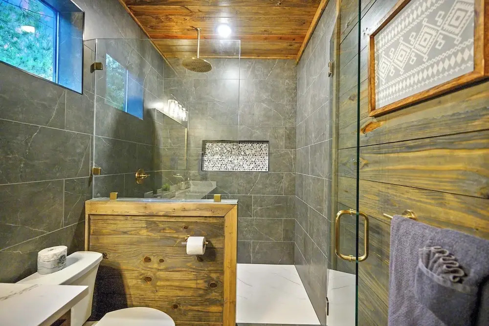 Broken Bow Home w/ Hot Tub, Game Room & EV Charger