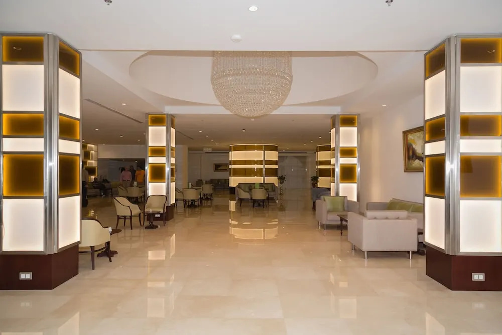 Hotel Holiday Inn Radhwa