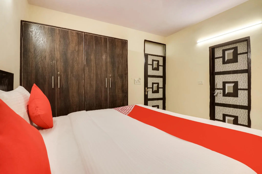 Rohini Inn by OYO Rooms