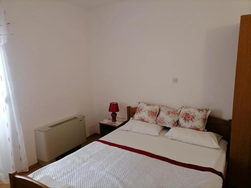 Apartment 7, First Floor