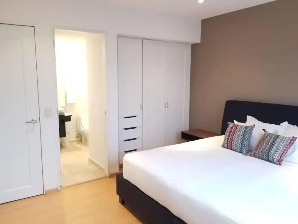 Amazing City Views in Big Apartment With Amenities