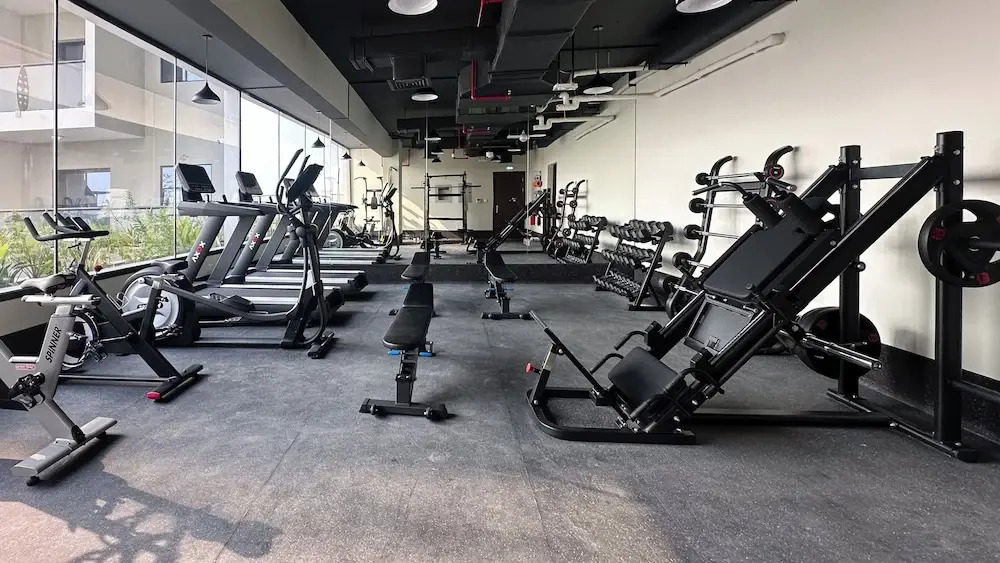 Waves - Stylish 1BR Close to IMG World & Global Village