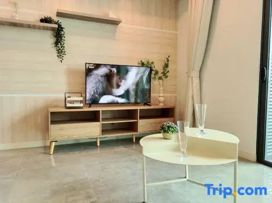 Ooak Suites | Mont Kiara | Mall | Babycot | 4 Pax