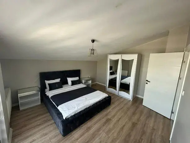 Ef Sui̇t Otel