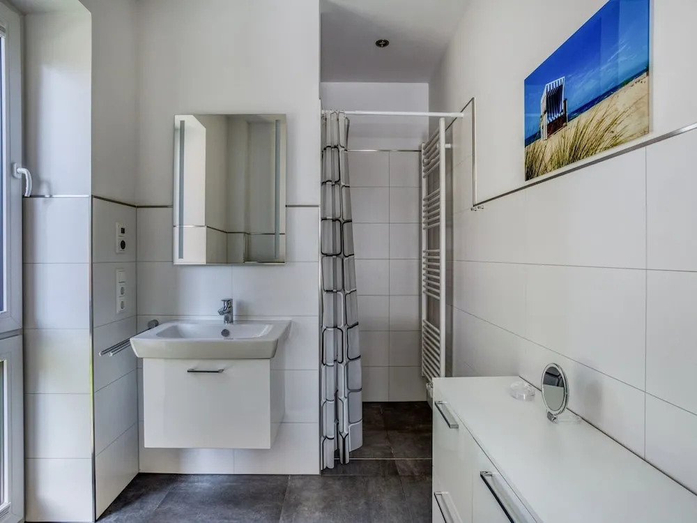 Chic Holiday Home in Varel With Balcony