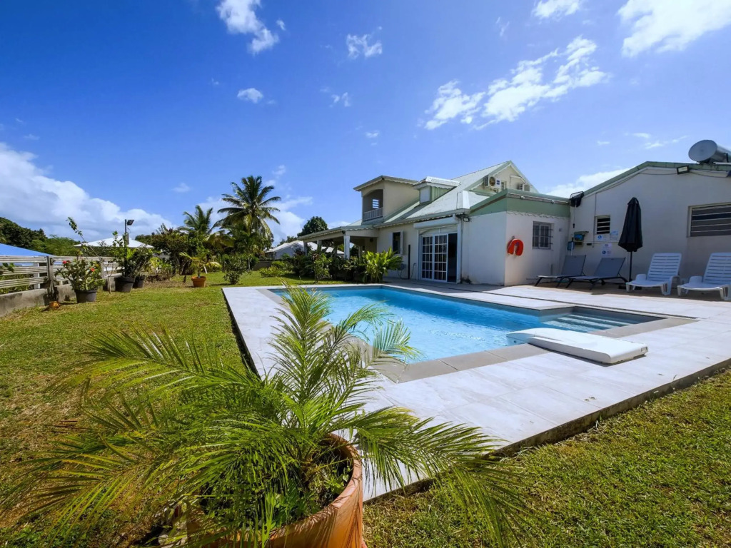 Villa Oneway avec piscine - 12 Pers