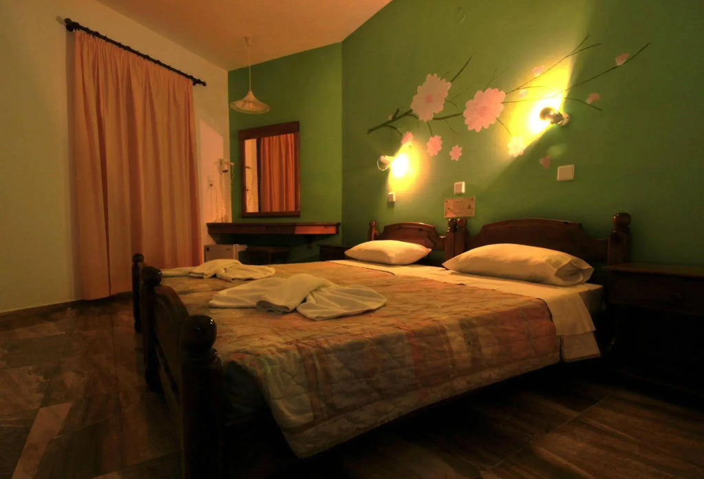 Zeus Hotel