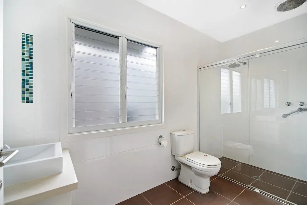 Sea Splash 75 Lorikeet Drive
