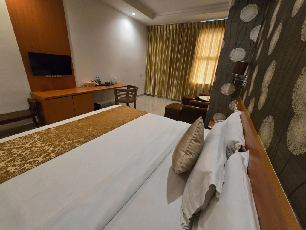Marilyn Hotel Serpong