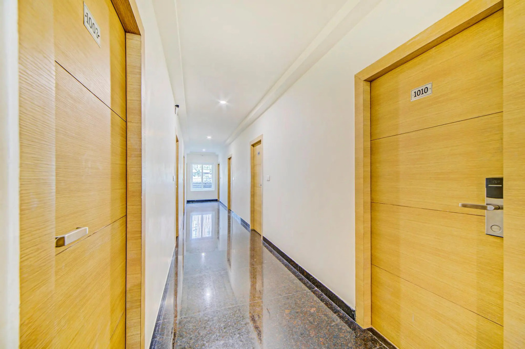 FabHotel Veeraj Suites