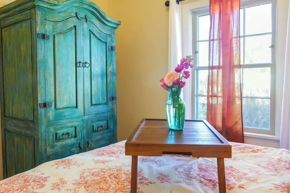Cozy Adobe Casita: 1 Mile to Santa Fe Plaza!