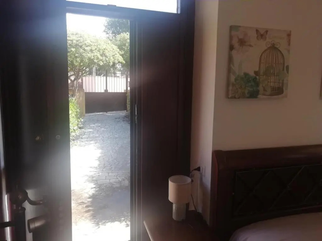 VILLA GIULIANA stanze con bagno interno in Villa a 350 mt spiaggia libera Lido delle Sirene