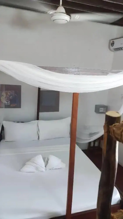 Oasis Beach Inn
