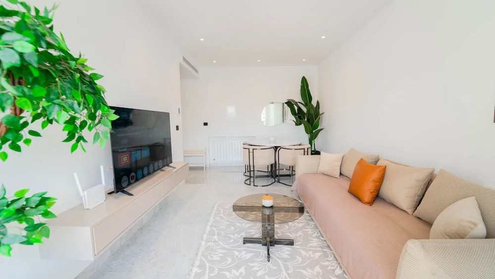 New 2BR Sunny Balcony Jardins Carthage
