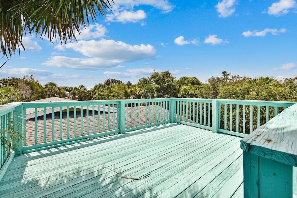 Dolphin Den by Book That Condo