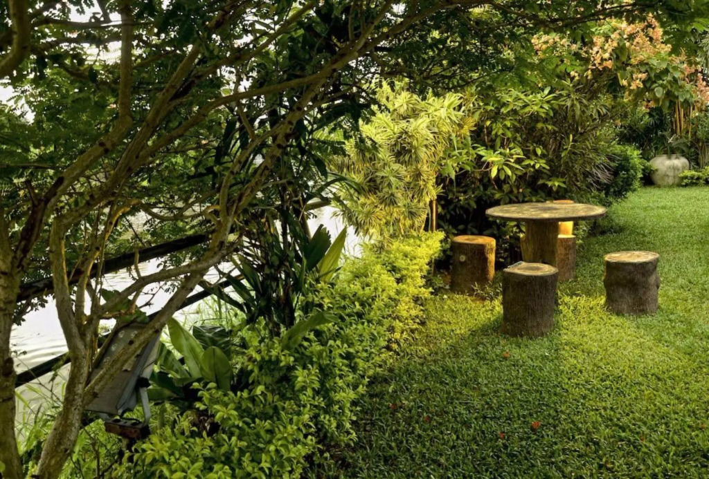 Opulent River Face Hotel
