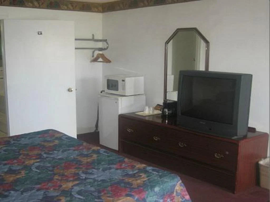 Embassy Inn - Hohenwald