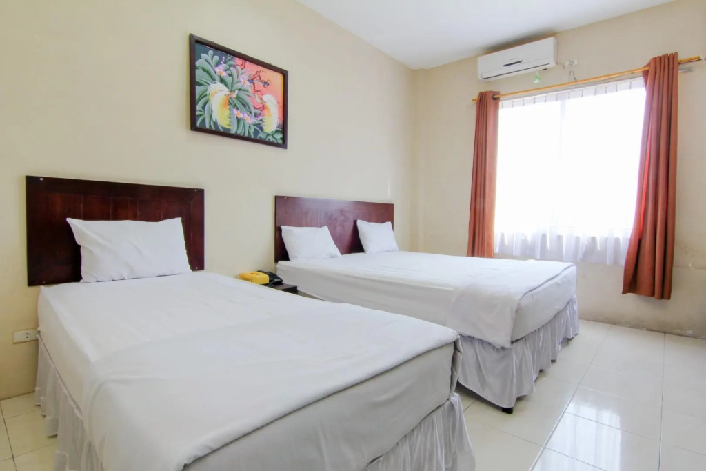 Hotel Sing A Song